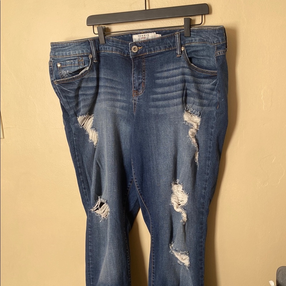Stylish Blue Distressed Jeans